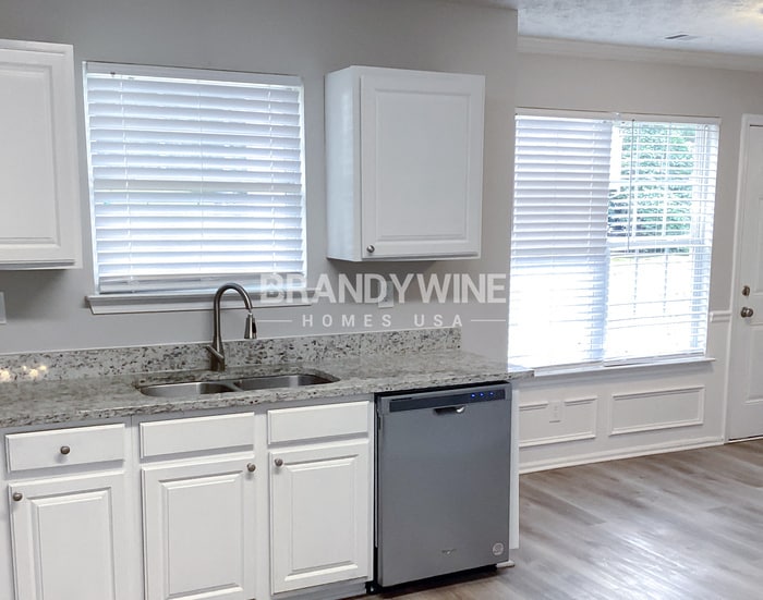 Building Photo - 2025 Newton Estates Dr