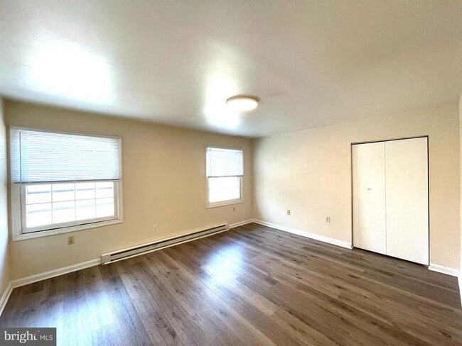 Building Photo - 490 Coster Rd