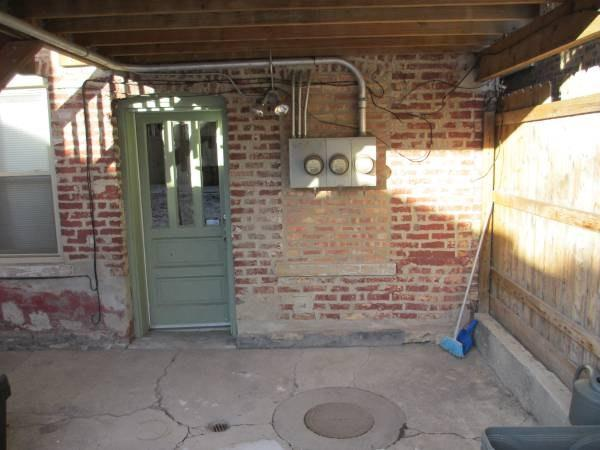 Building Photo - 2127 W Moffat St