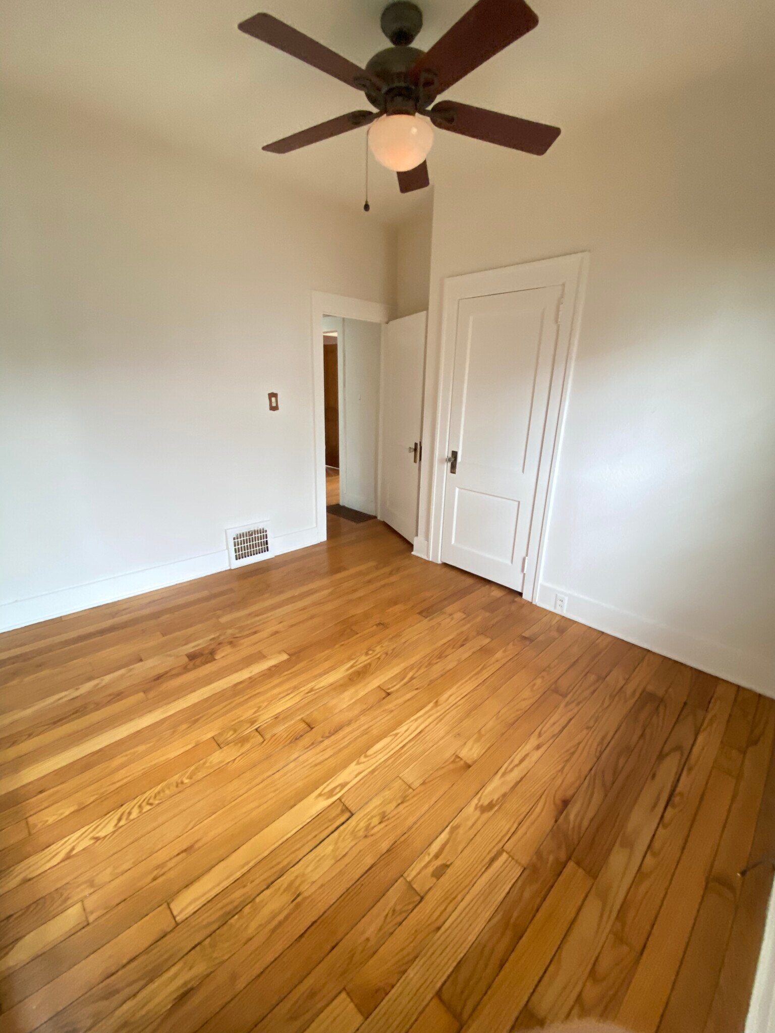 Bedroom 2 - 9 S Van Buren St