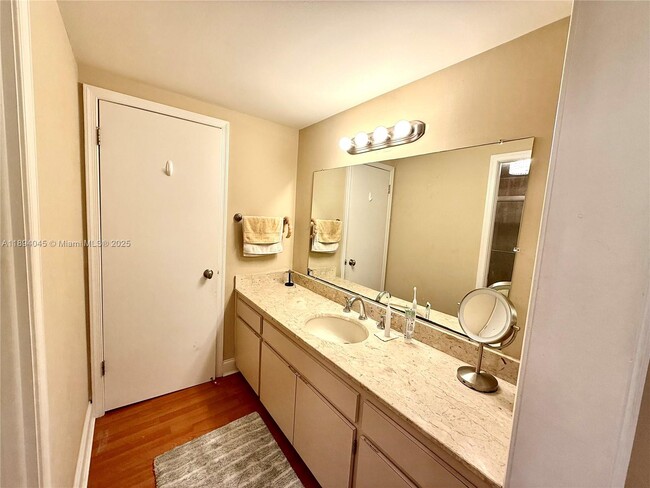 Building Photo - 1800 NE 114th St