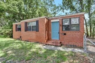 Building Photo - 2744 Broadway Ave