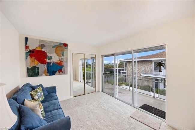 Building Photo - 330 Kon Tiki Dr