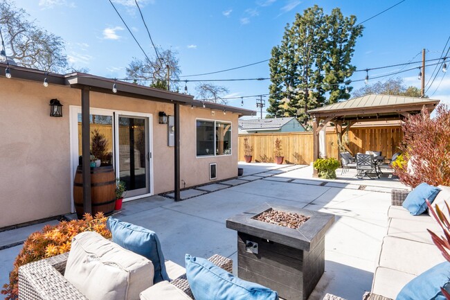 Building Photo - Gorgeous Remodeled 3 Bed 2 Bath Fullerton ...