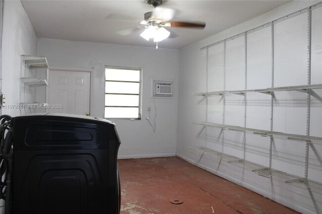 Building Photo - 3040 SW 69th Ave