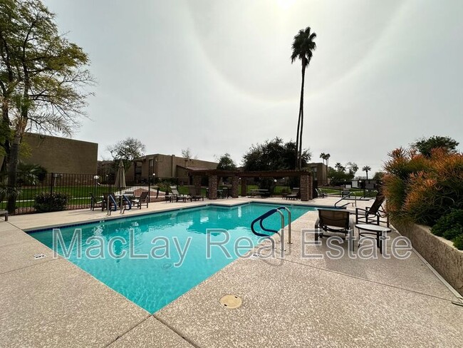 Building Photo - 3825 E Camelback Rd