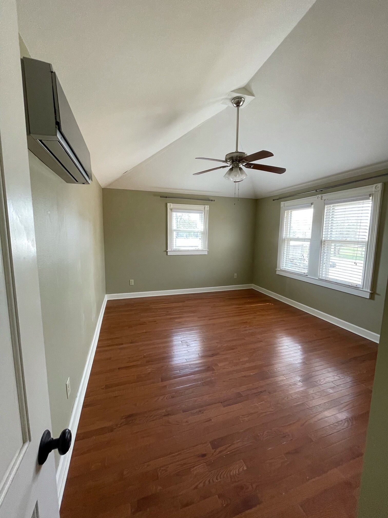 King Bedroom - 1410 S Gaines St