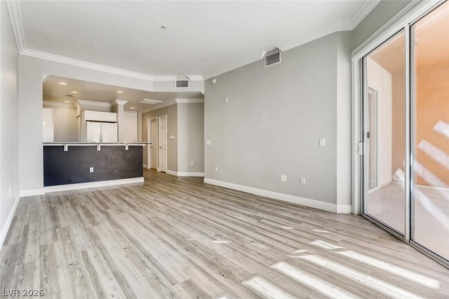 Building Photo - 19 E Agate Ave