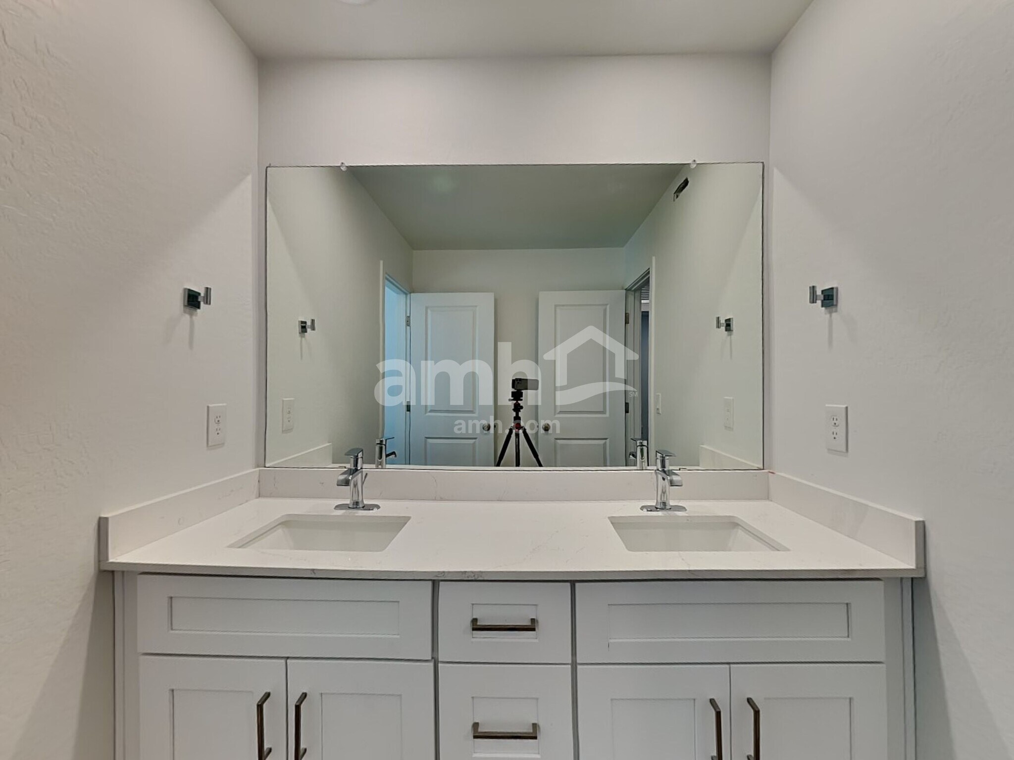 Building Photo - 4415 S 97th Dr