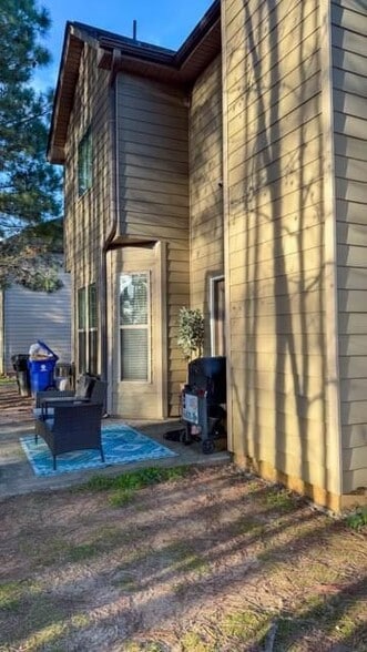 Building Photo - 250 Sylvan Loop