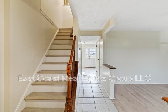 Building Photo - 140 Sandalwood Ct