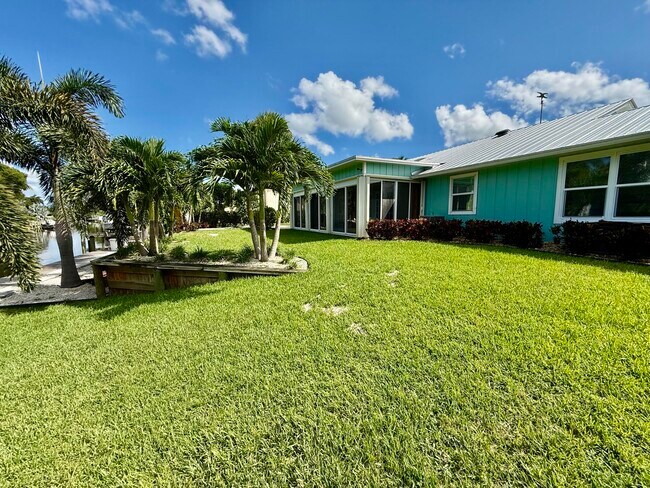 Building Photo - 1260 SW 25th Ln