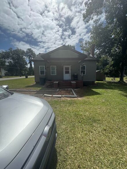 Primary Photo - 6585 Voorhees Rd