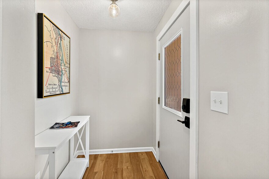 Building Photo - 12 Sylvan Dr