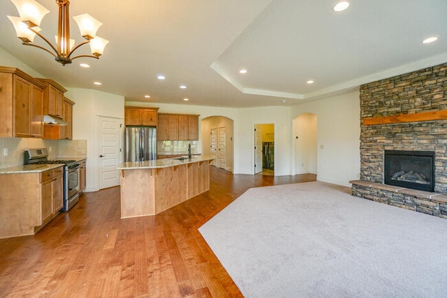 Building Photo - NEWER THREE BEDROOM IN CUL-DE-SAC
