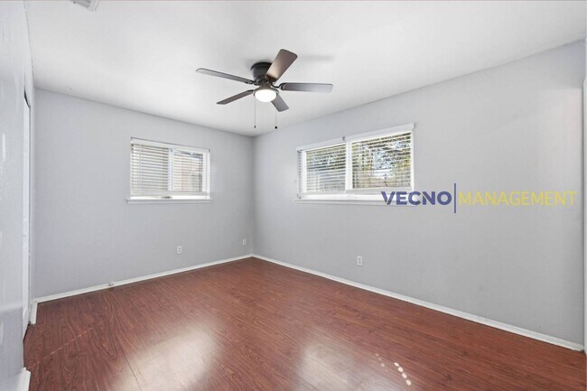 Building Photo - 701 Aviaton Ave