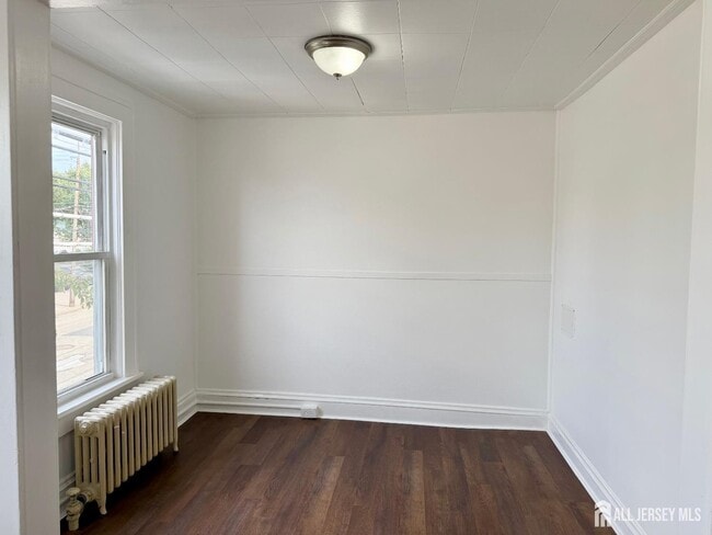 Building Photo - 144 S Broadway