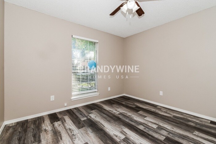 Building Photo - 2305 Randi Rd