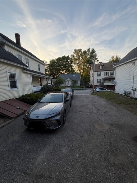 Parking lot, available for 3 vehicles. - 12 Mount Auburn St