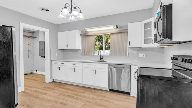 Building Photo - 11912 McMullen Loop