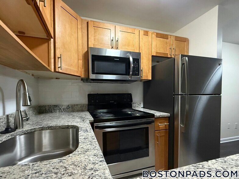 Building Photo - 16 Westgate Dr