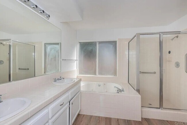 Building Photo - 1167 Meadow Lake Dr