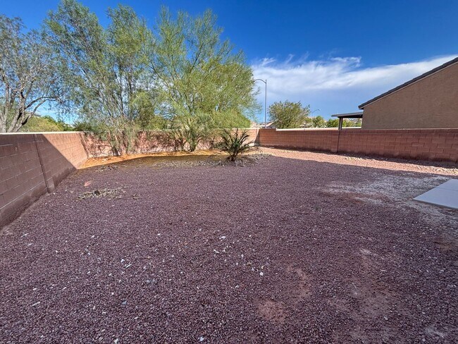 Building Photo - Spacious 4BED/3BATH Home Located in North ...