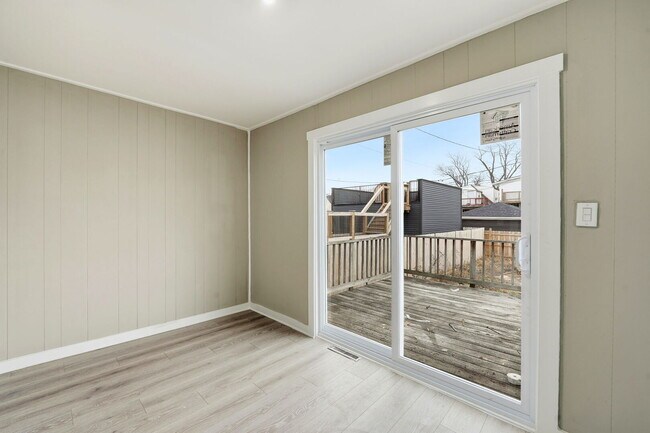 Building Photo - 1217 N Harding Ave