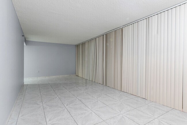 Building Photo - 210 174th St