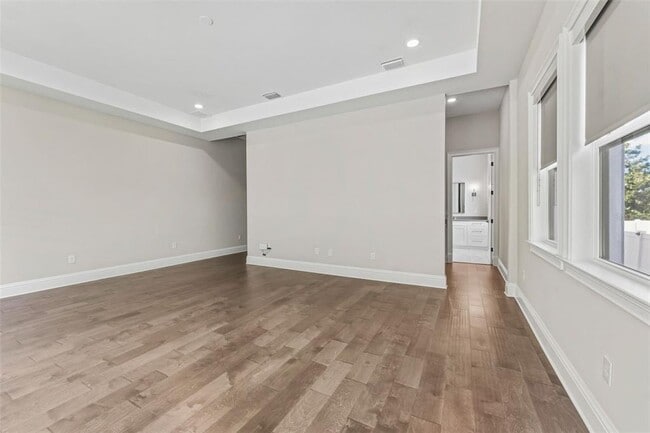 Building Photo - 481 W Davis Blvd