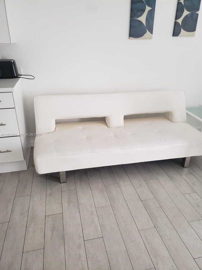 Building Photo - 1601 Meridian Ave