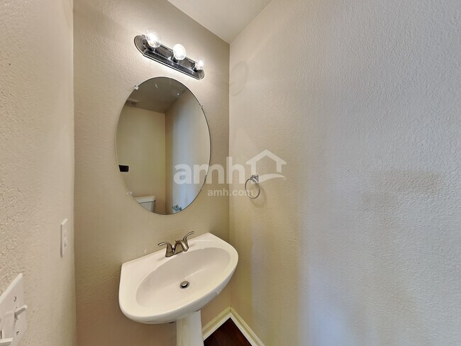 Building Photo - 4060 Orleans St