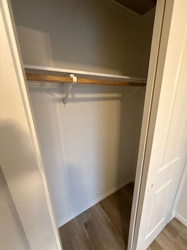 Building Photo - 3357 Portland Rd NE