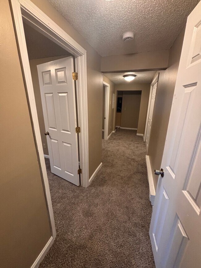 Building Photo - 880 Wilson Ave