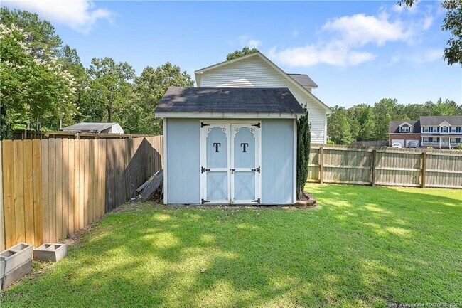 Building Photo - 717 Lenoir Dr