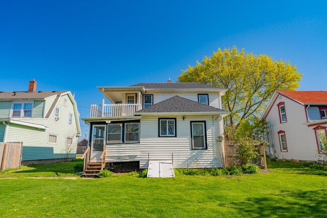 Building Photo - 427 Vernal Ave