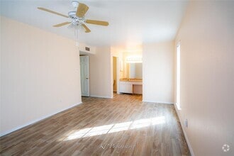 Building Photo - 12500 Sandpiper Dr