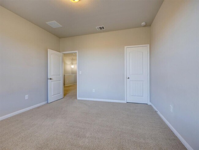 Building Photo - 408 Epiphany Ln