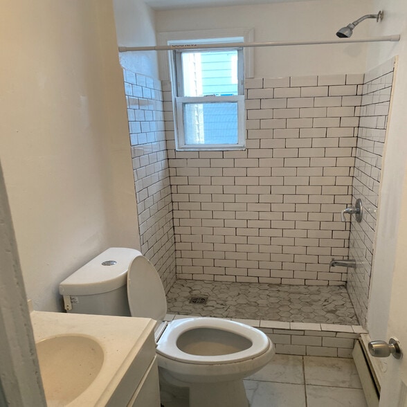 Building Photo - 121 Highland Ave