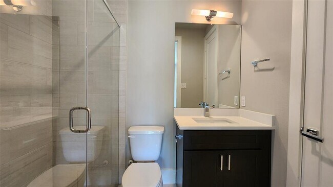 Building Photo - 5713 Larkin St