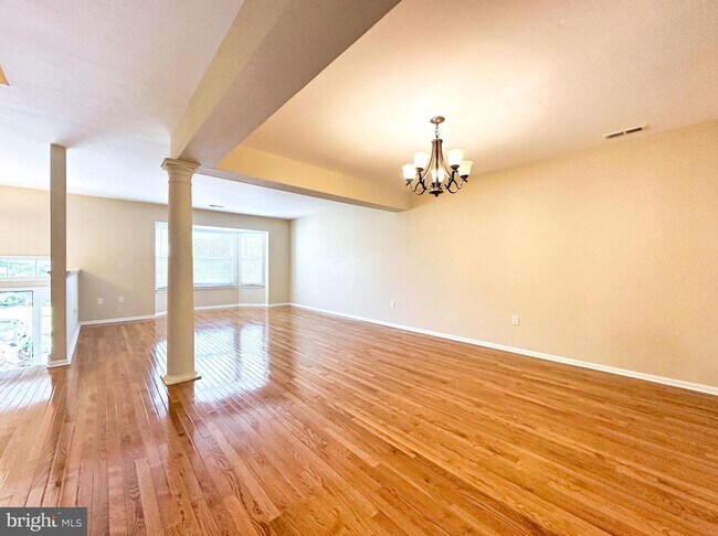 Building Photo - 1702 Old Mill Ct