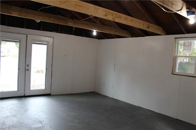 Building Photo - 2433 Lofurno Rd
