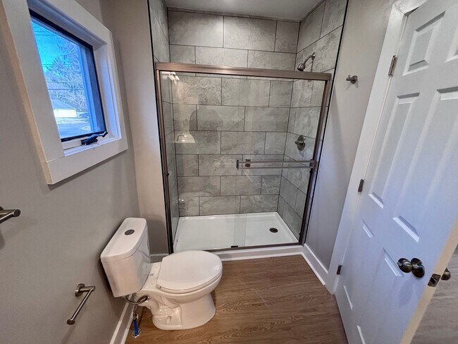 Building Photo - Freshly Renovated 8-Bedroom Home with Large Driveway – Ewing, NJ