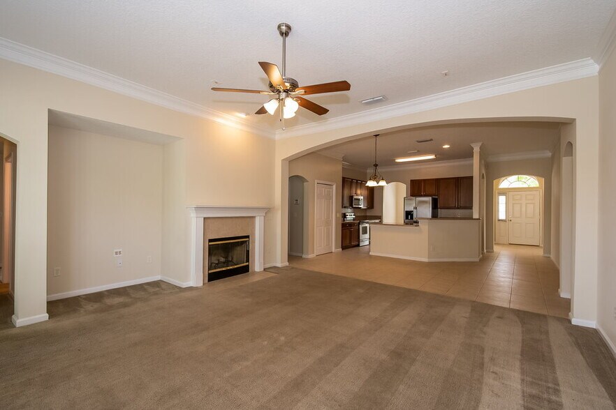 Building Photo - 2817 Alaskan Way