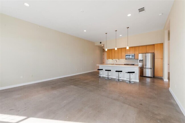 Building Photo - 507 Sabine St