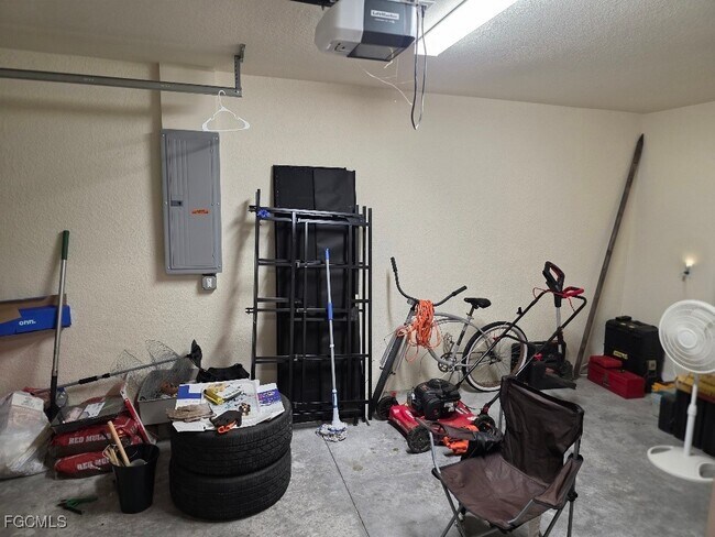 Building Photo - 1597 Rugby Cir