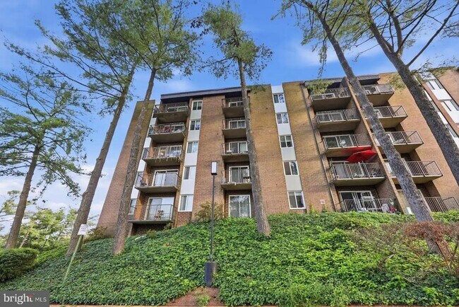 Building Photo - 60 S Van Dorn St