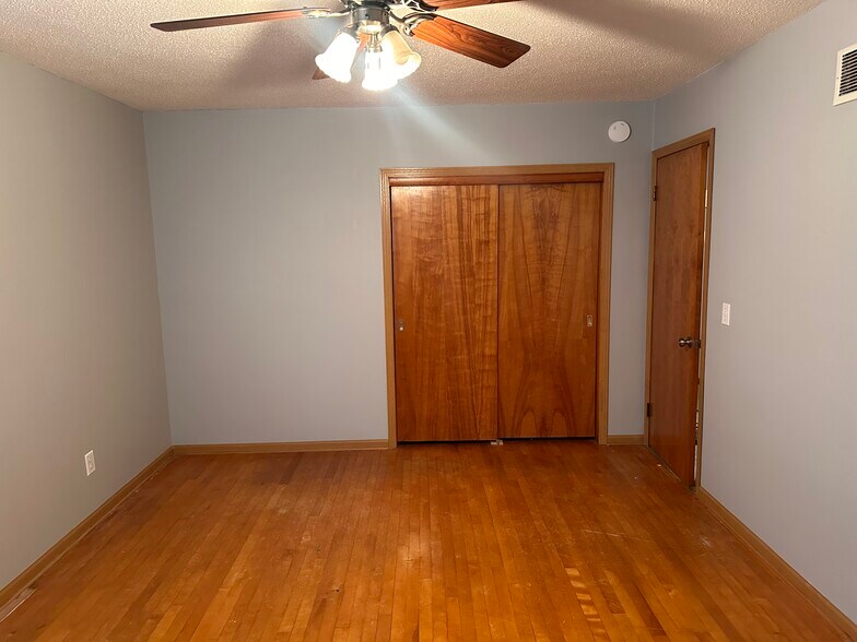 Building Photo - 1825 W Fair Ave