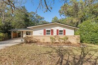 Building Photo - 1807 Ivan Dr