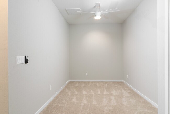 Loft - 901 S Smith Rd